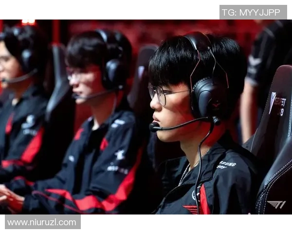 JDG团队协作在S15电竞总决赛中的精彩表现与世界冠军杯的深度解析 JDG团队协作在S15电竞总决赛中的精彩表现与世界冠军杯的深度解析